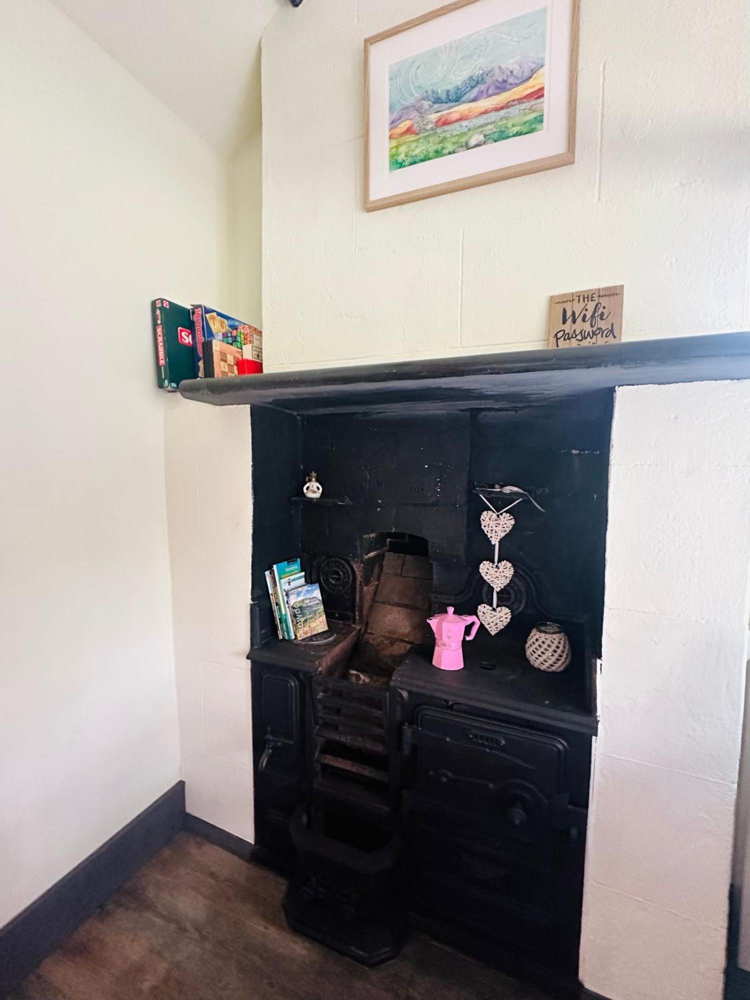 Tiny Romantic Retreat With Hot Tub On A Country Estate Near Cardigan Bay In Eryri Snowdonia Llanbedr  Exterior foto